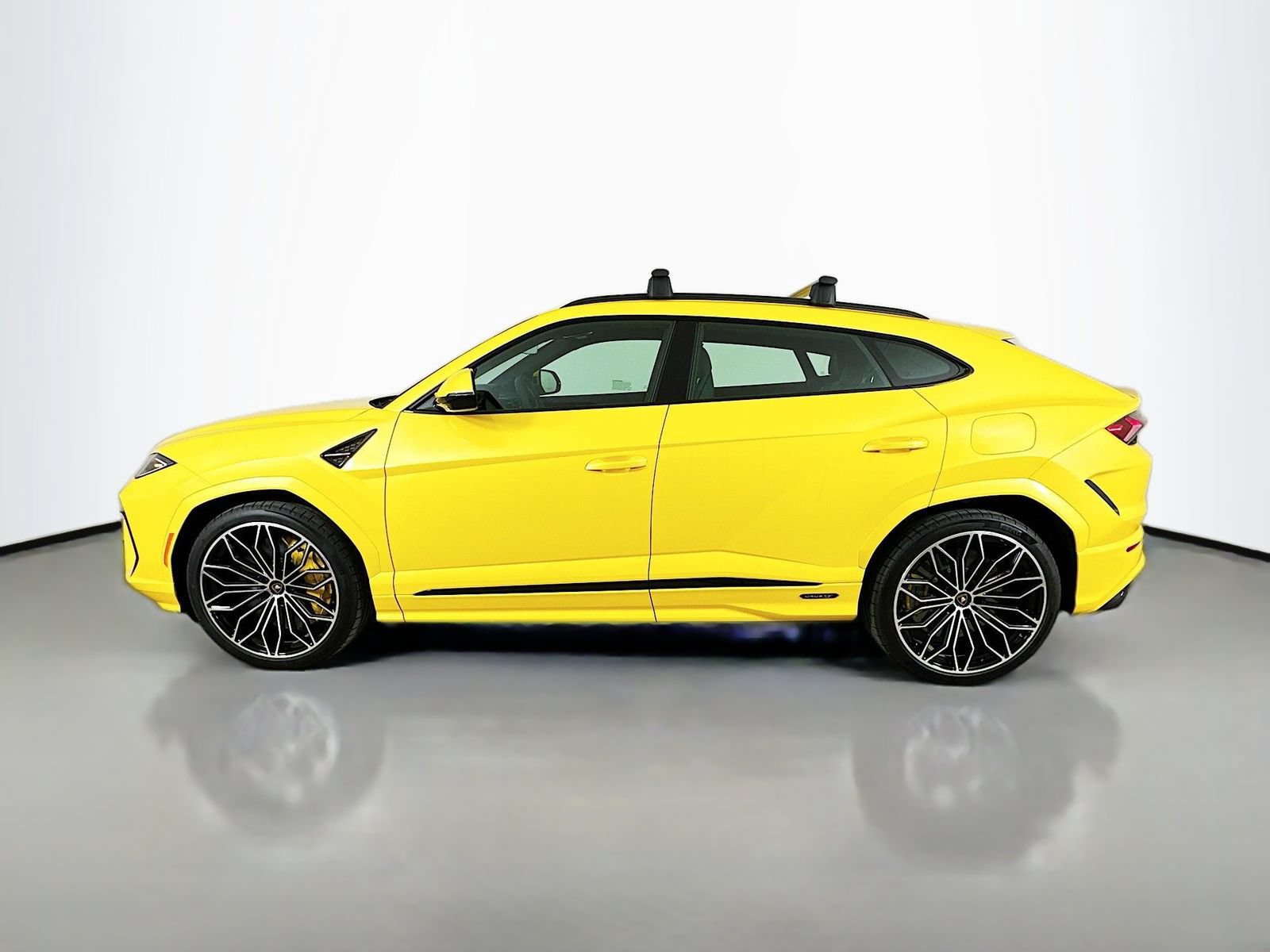 Used 2025 Lamborghini Urus SE AWD/4WD image 8