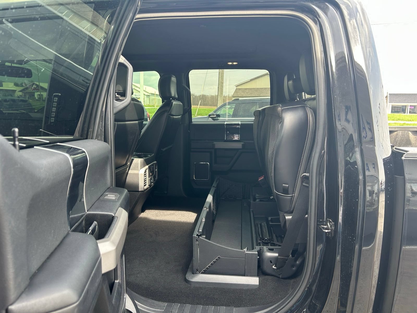 Used 2021 Ford F350 Platinum w/ FX4 Off-Road Package AWD/4WD image 28