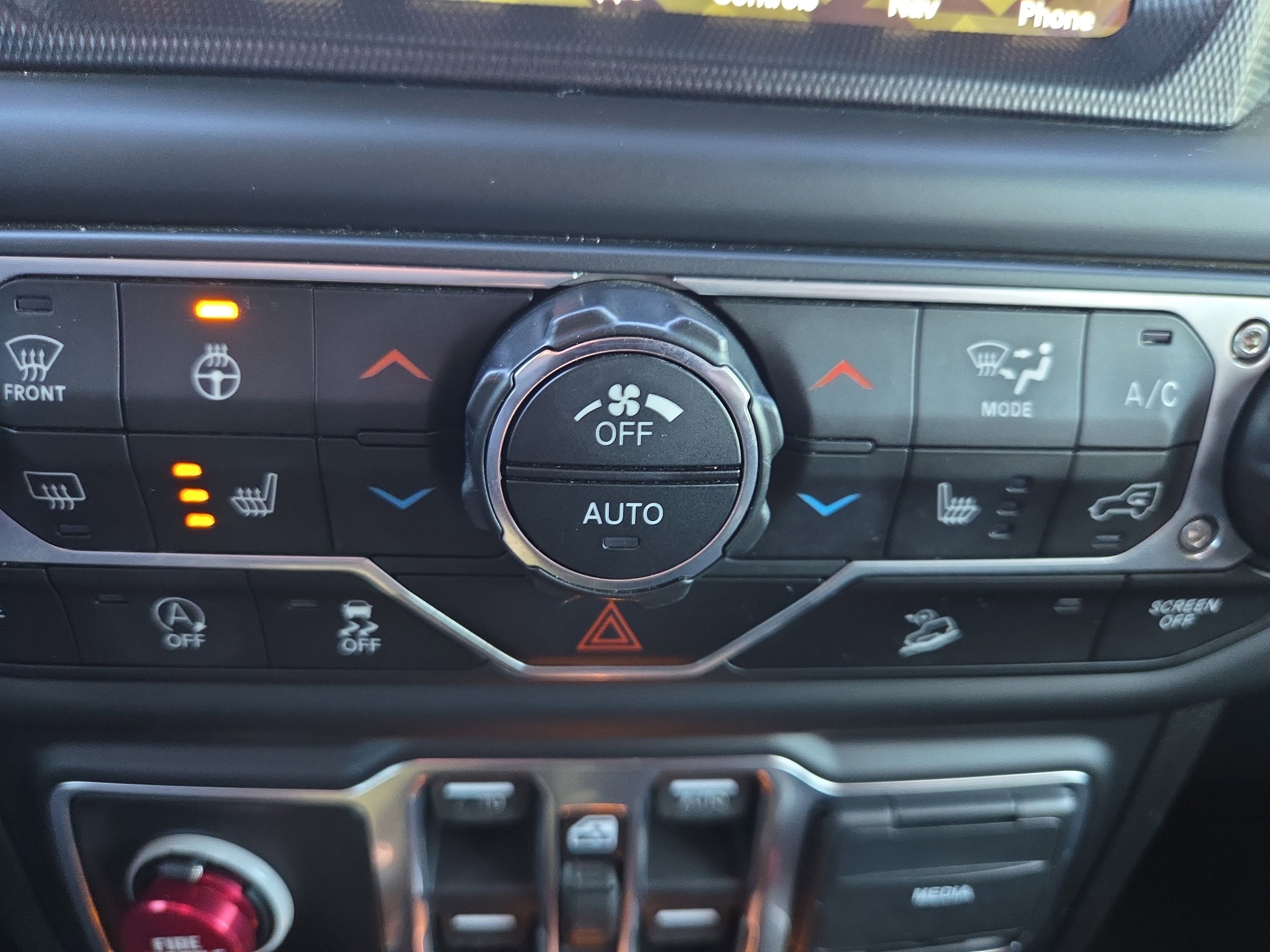 Used 2018 Jeep Wrangler Unlimited Sahara image 13