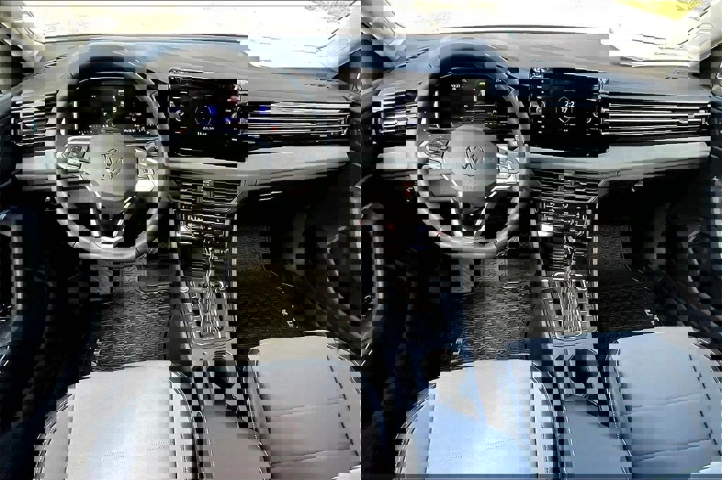 New 2026 Volkswagen Jetta SE image 3