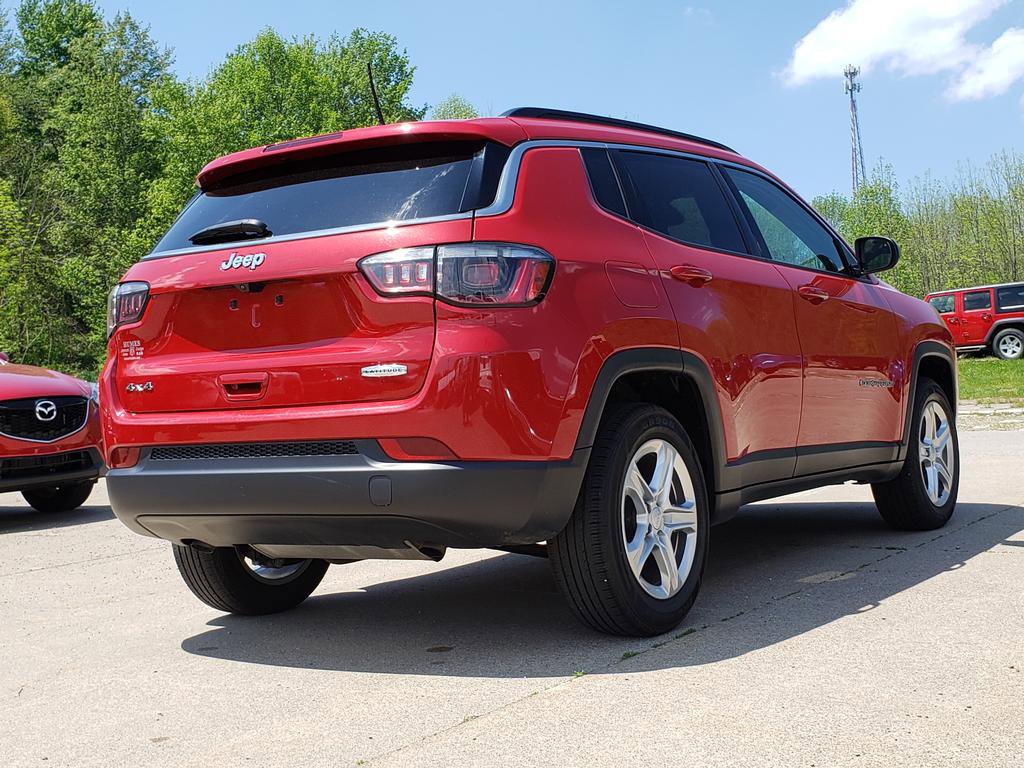 Certified 2024 Jeep Compass Latitude w/ Altitude Special Edition AWD/4WD image 3