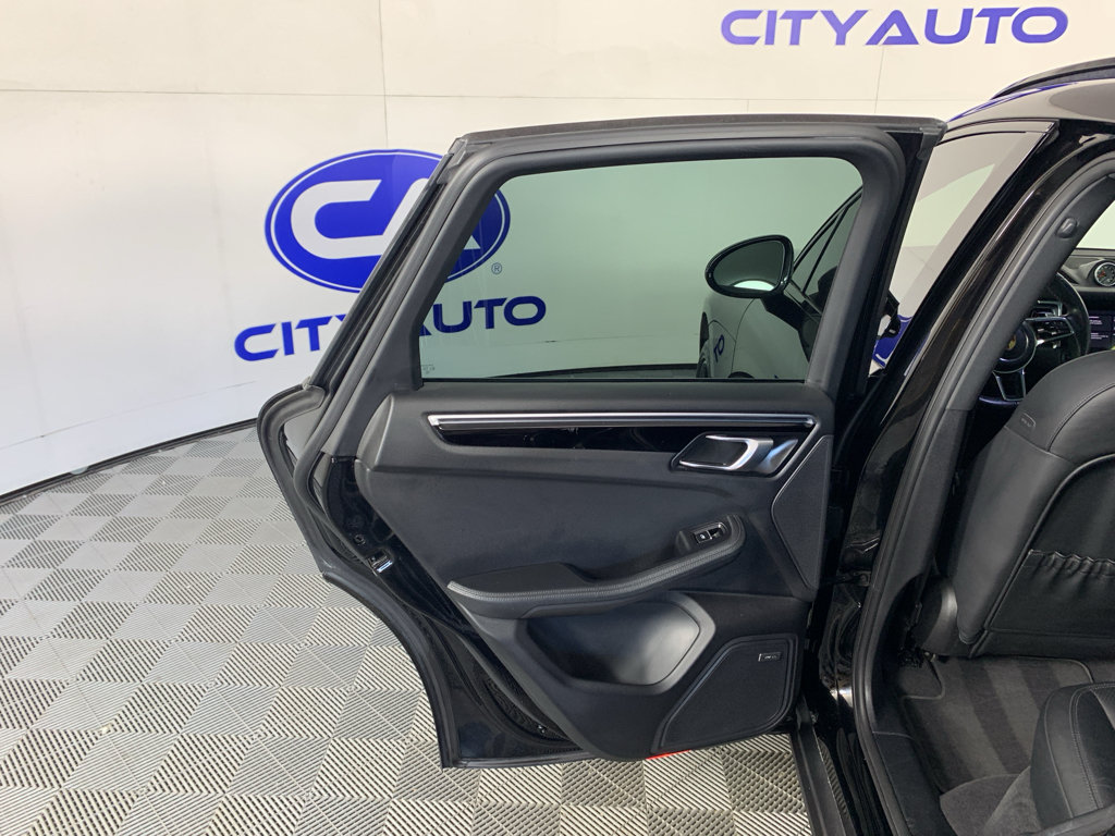 Used 2019 Porsche Macan S AWD/4WD image 30