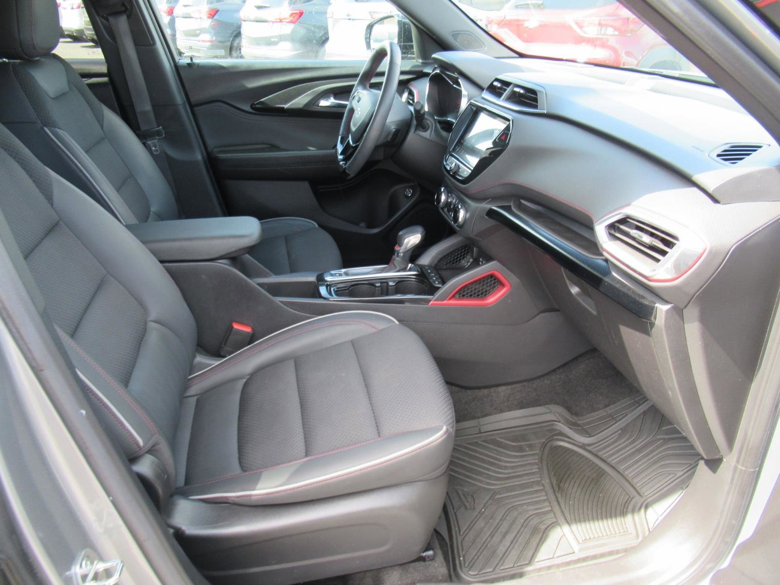 Used 2023 Chevrolet TrailBlazer RS w/ Sun and Liftgate Package AWD/4WD image 10