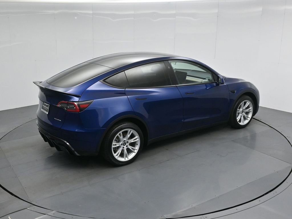 Used 2024 Tesla Model Y Long Range image 36