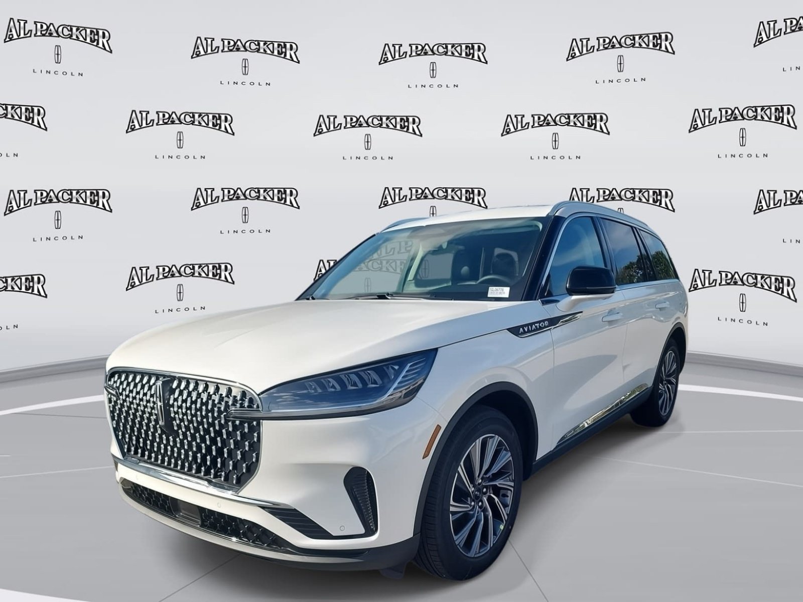 New 2026 Lincoln Aviator 2WD image 1