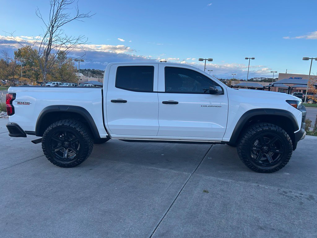 Used 2025 Chevrolet Colorado Trail Boss AWD/4WD image 9