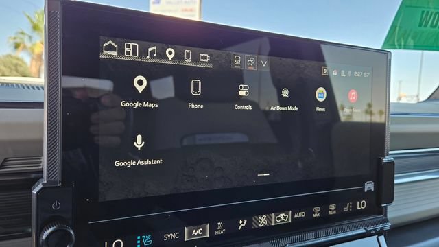 Used 2026 GMC Hummer EV SUV AWD/4WD image 24