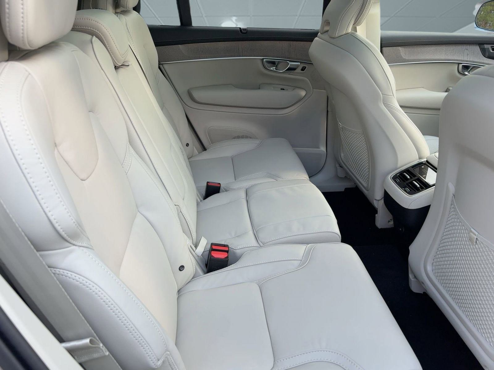 New 2026 Volvo XC90 B6 Ultra image 29