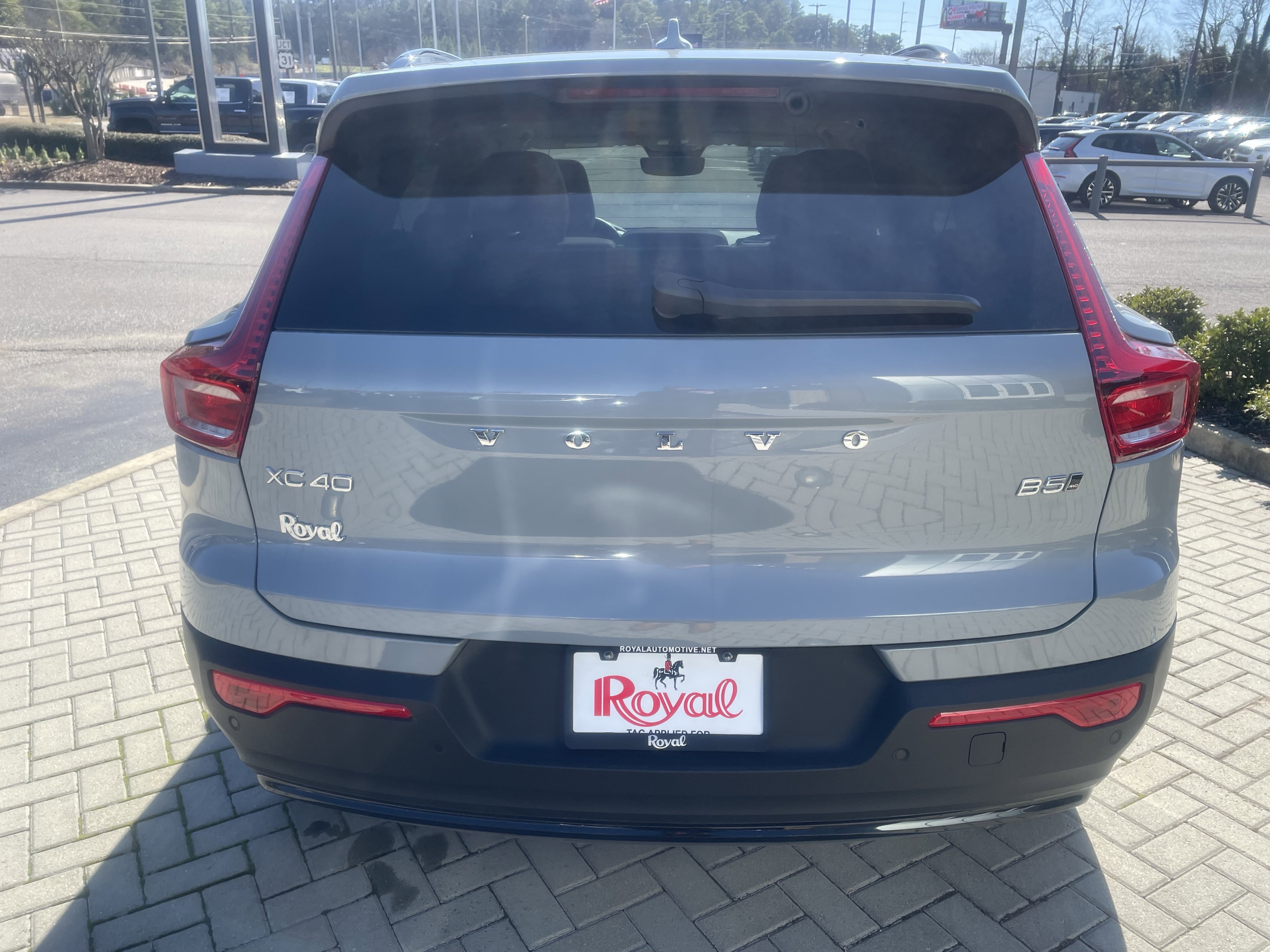 New 2025 Volvo XC40 B5 Plus w/ Protection Package Premier image 5