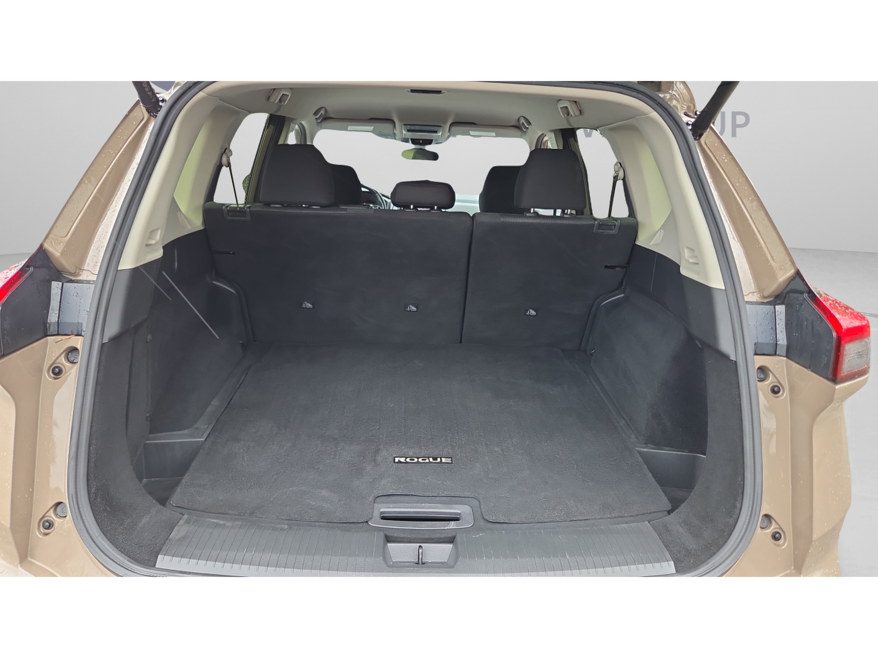 Used 2025 Nissan Rogue SV FWD image 14