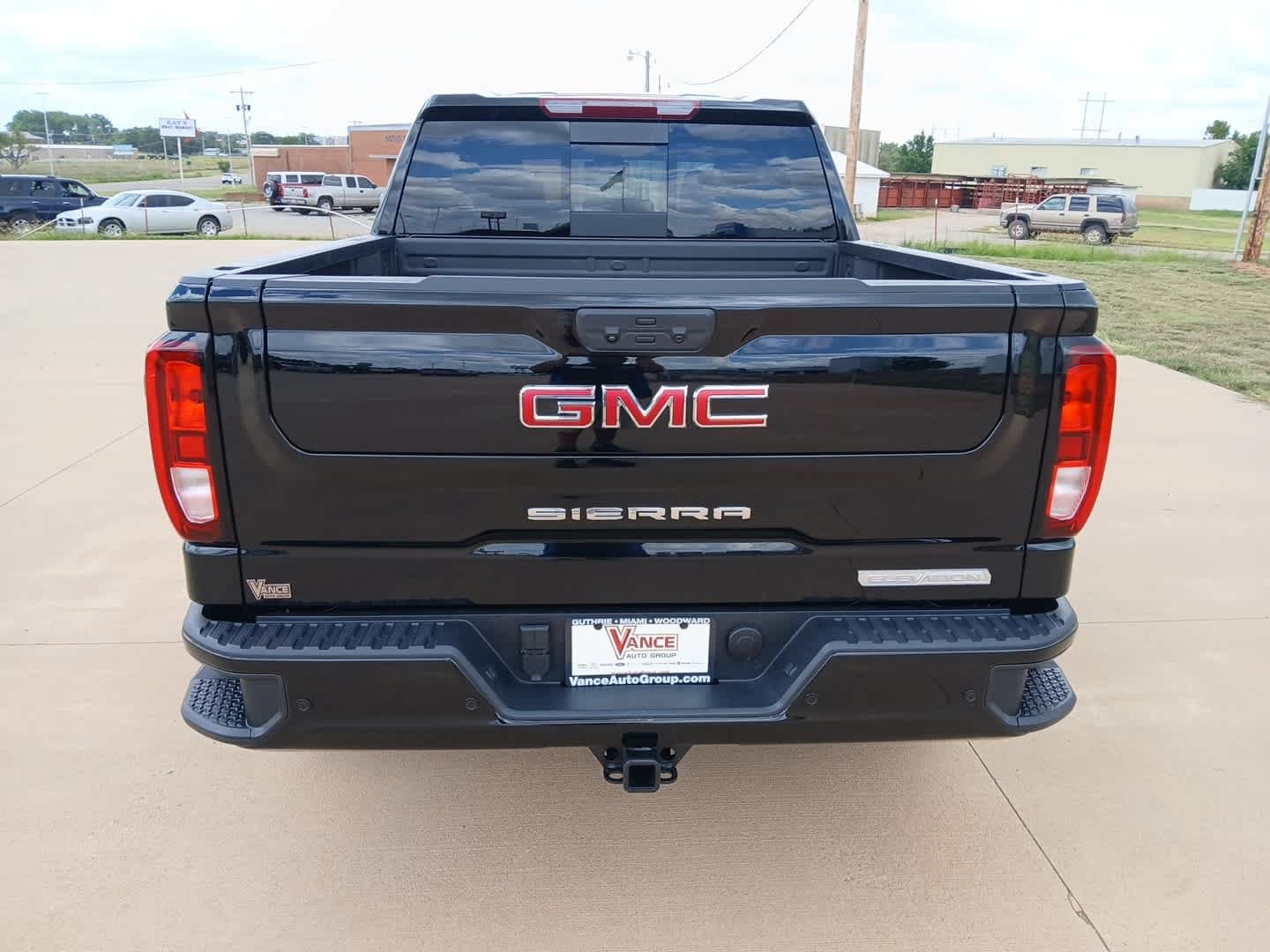 Used 2026 GMC Sierra 1500 Elevation w/ Elevation Premium Package AWD/4WD image 4