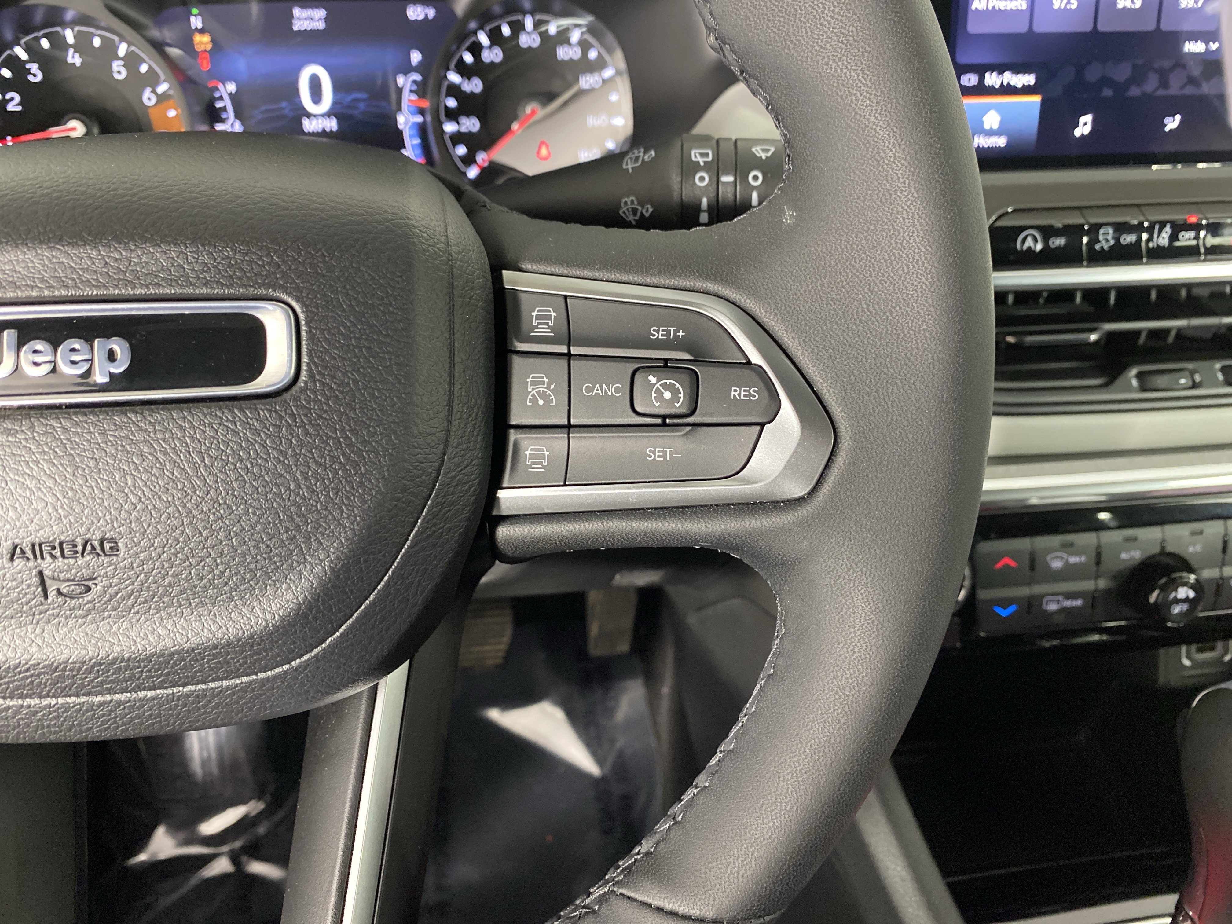 Used 2023 Jeep Compass Limited image 41