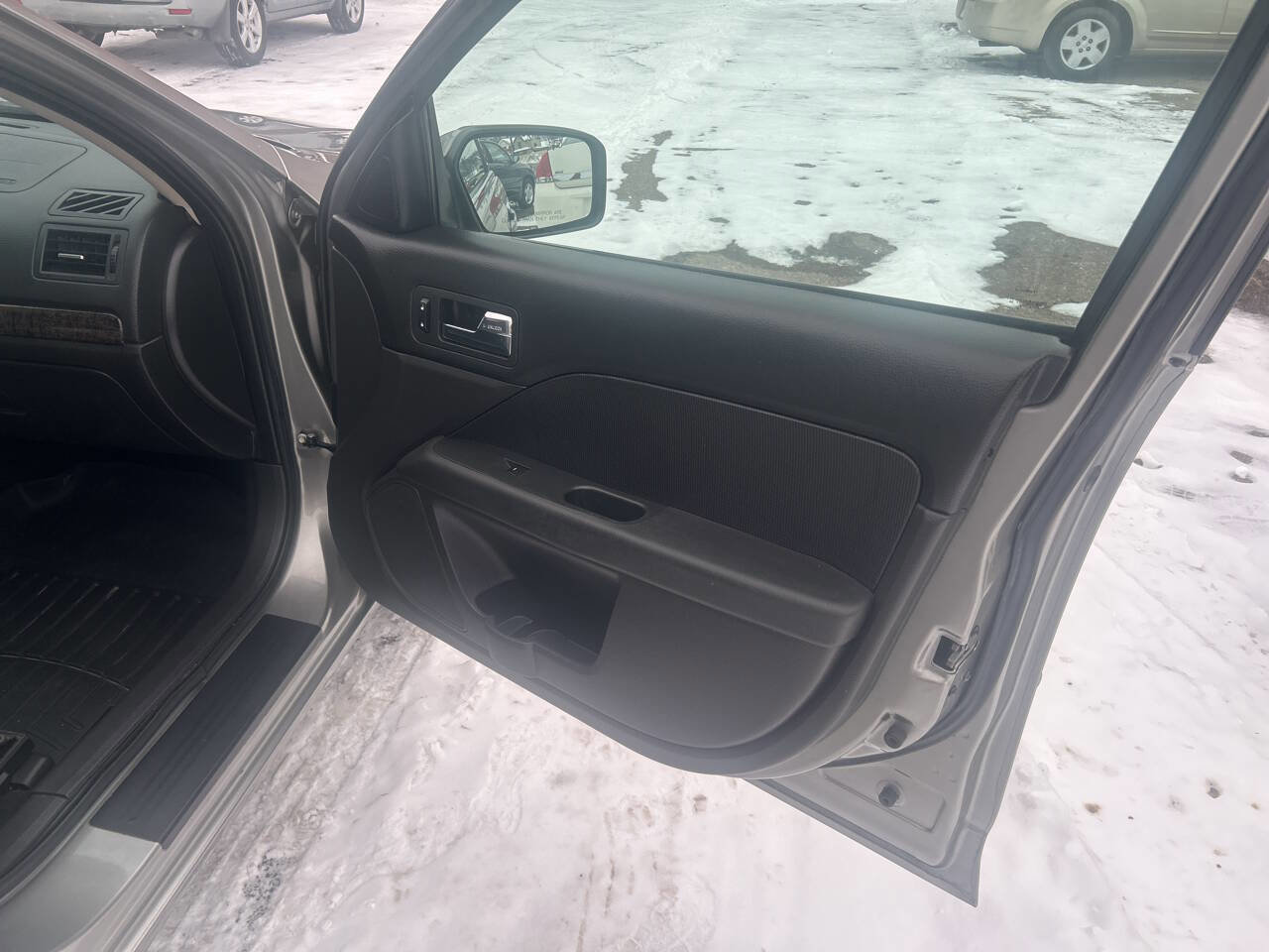 Used 2008 Mercury Milan Premier image 26