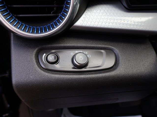 Certified 2025 Chevrolet Trax LT image 24