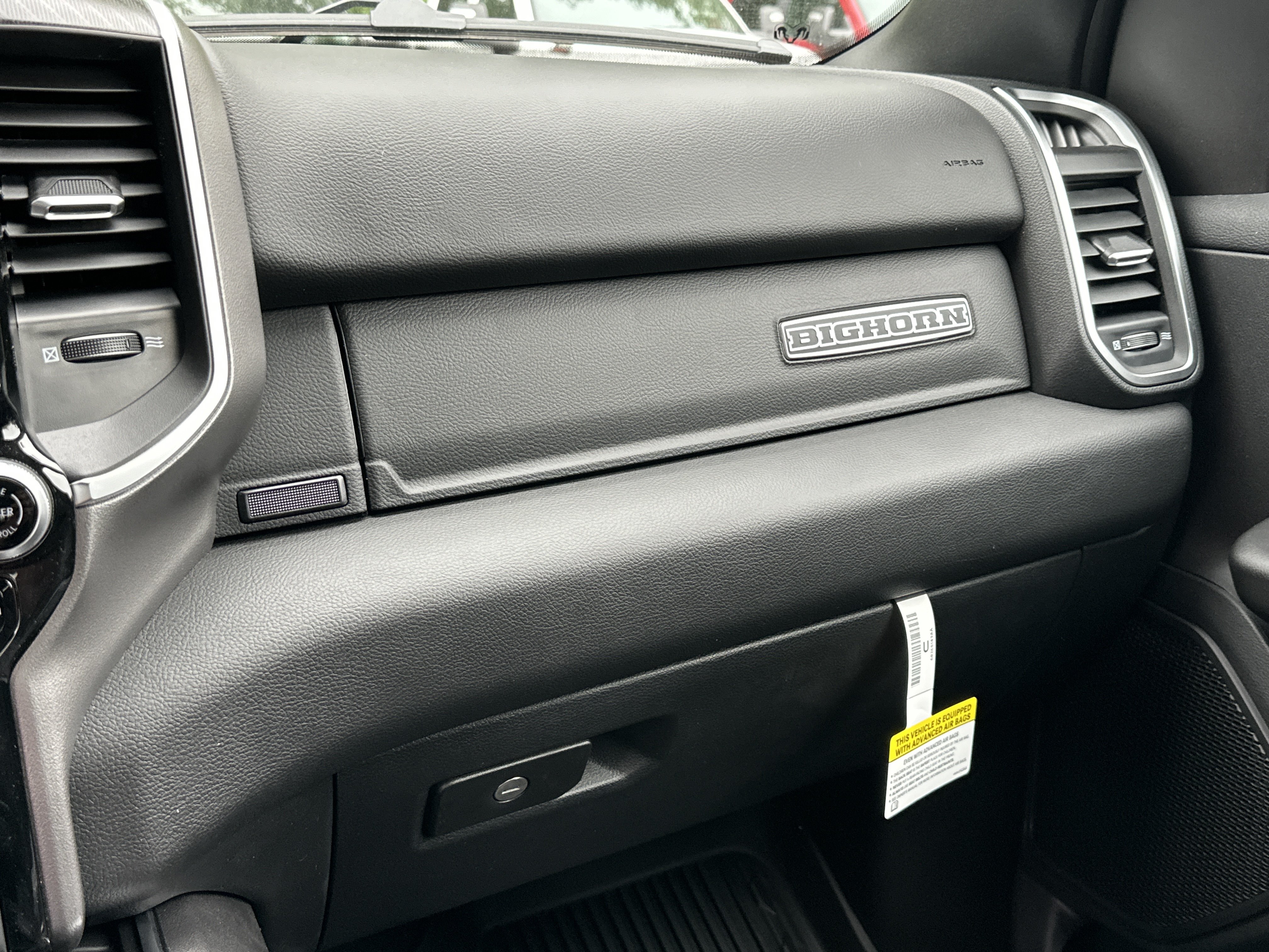 Used 2026 RAM 1500 4x4 Crew Cab image 5