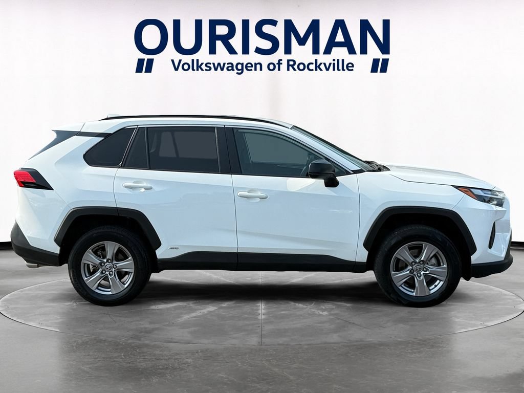 Used 2025 Toyota RAV4 LE AWD/4WD image 7