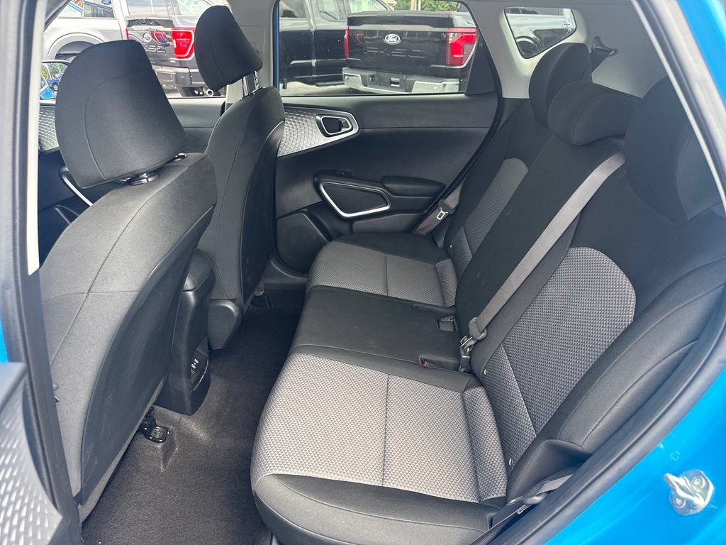 Used 2025 Kia Soul S FWD image 16