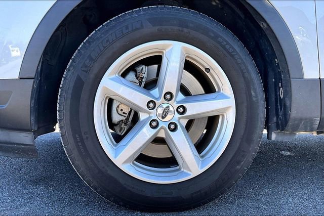 Used 2019 Ford Explorer XLT image 34