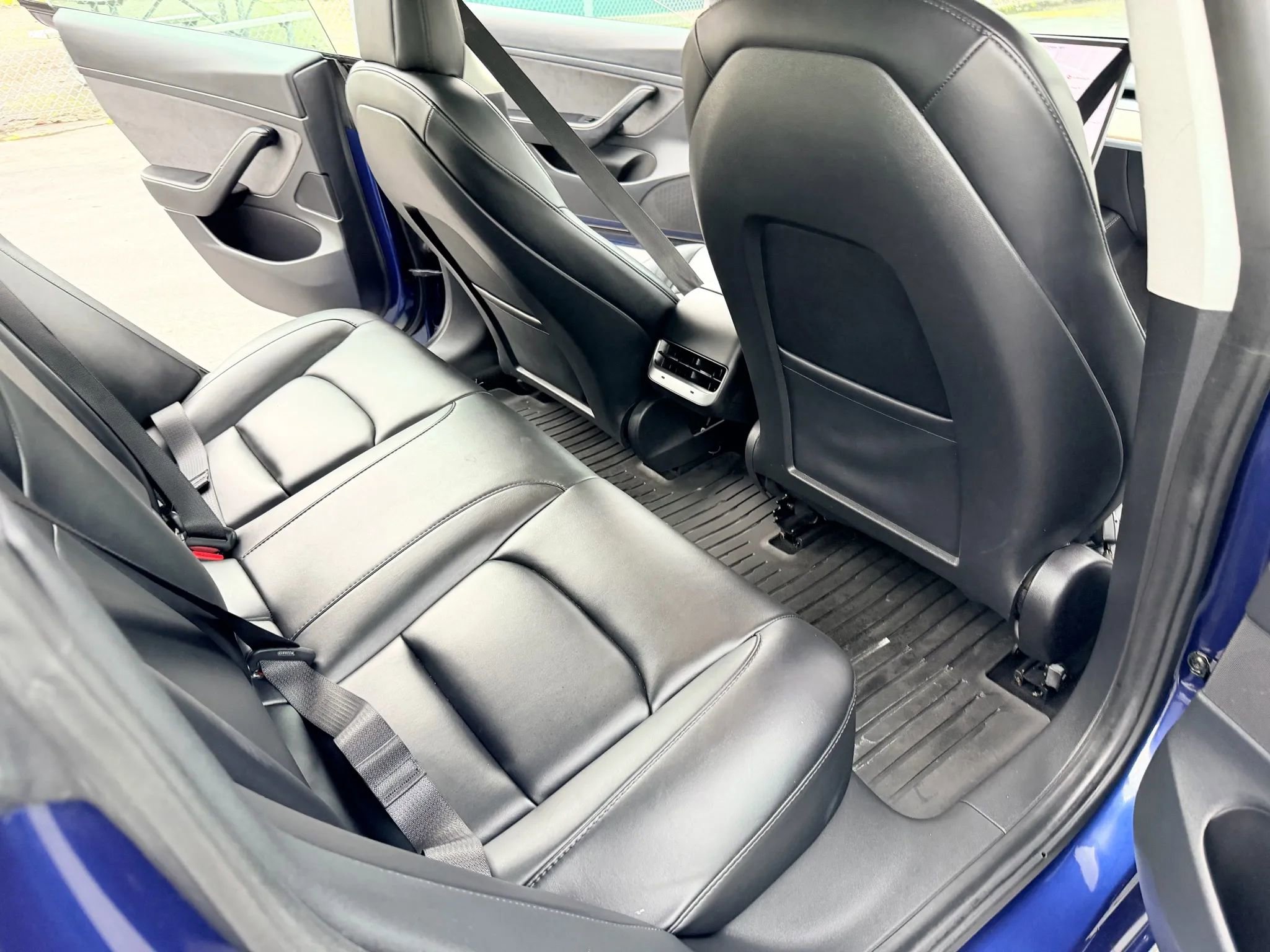 Used 2021 Tesla Model 3 Standard Range Plus image 12