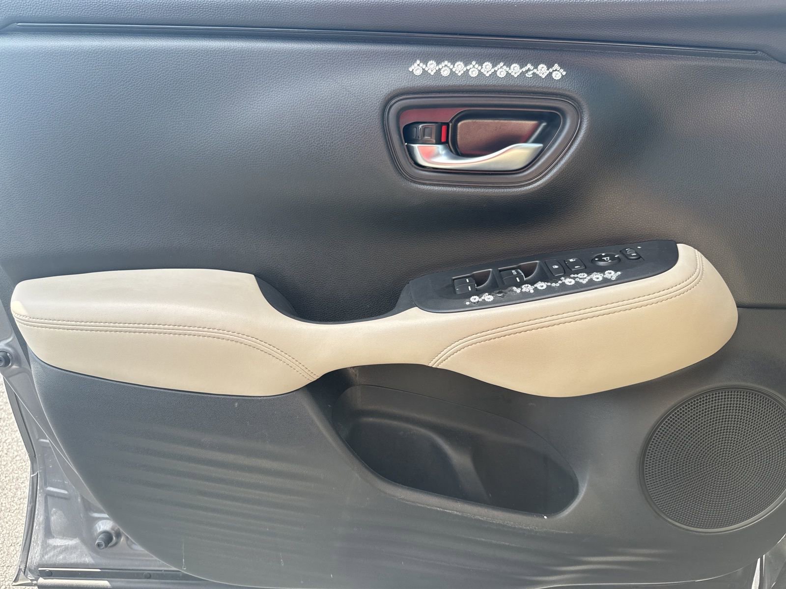 Certified 2024 Honda HR-V LX image 19