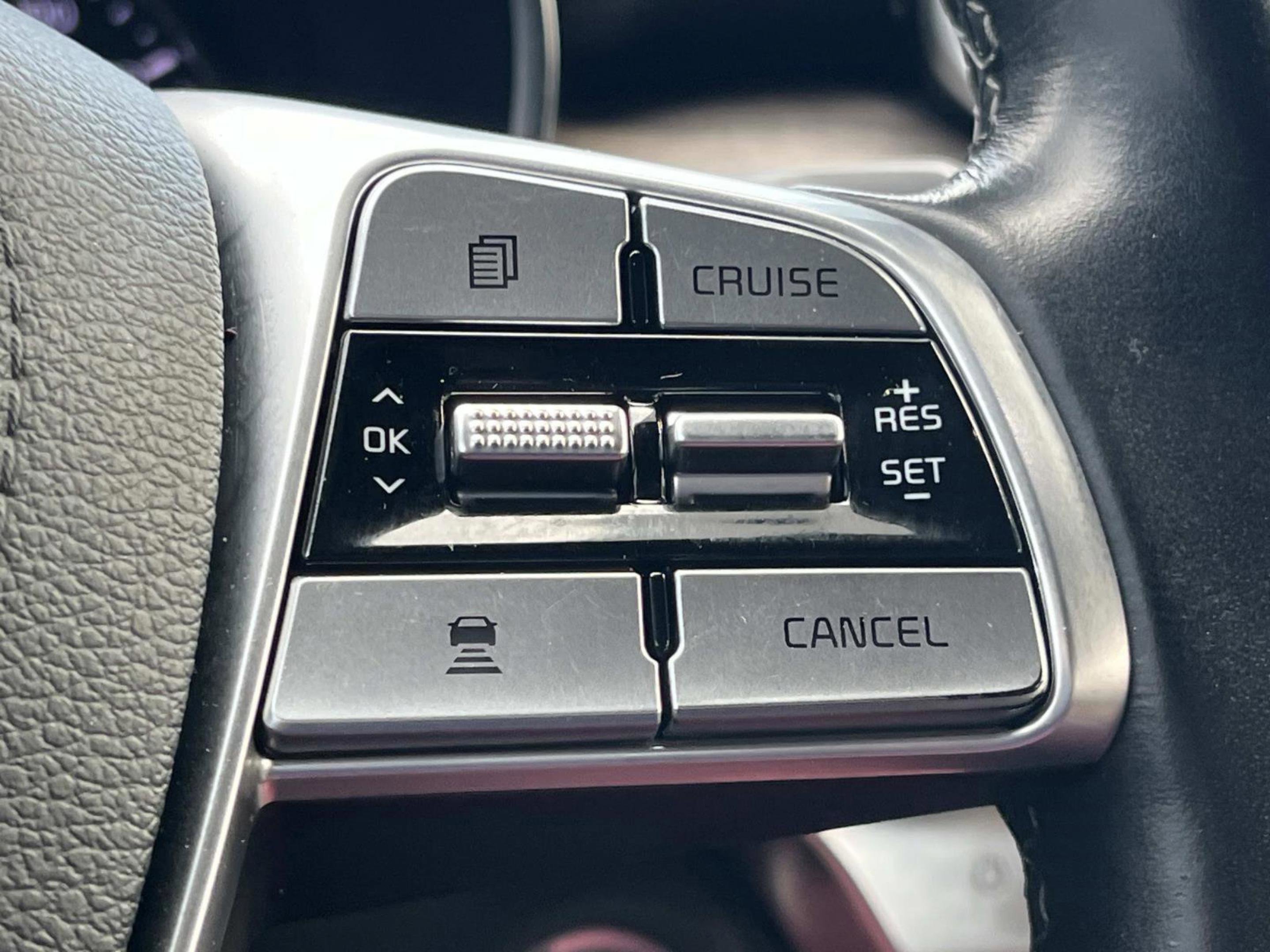 Used 2022 Kia Telluride SX w/ SX Prestige Package image 41