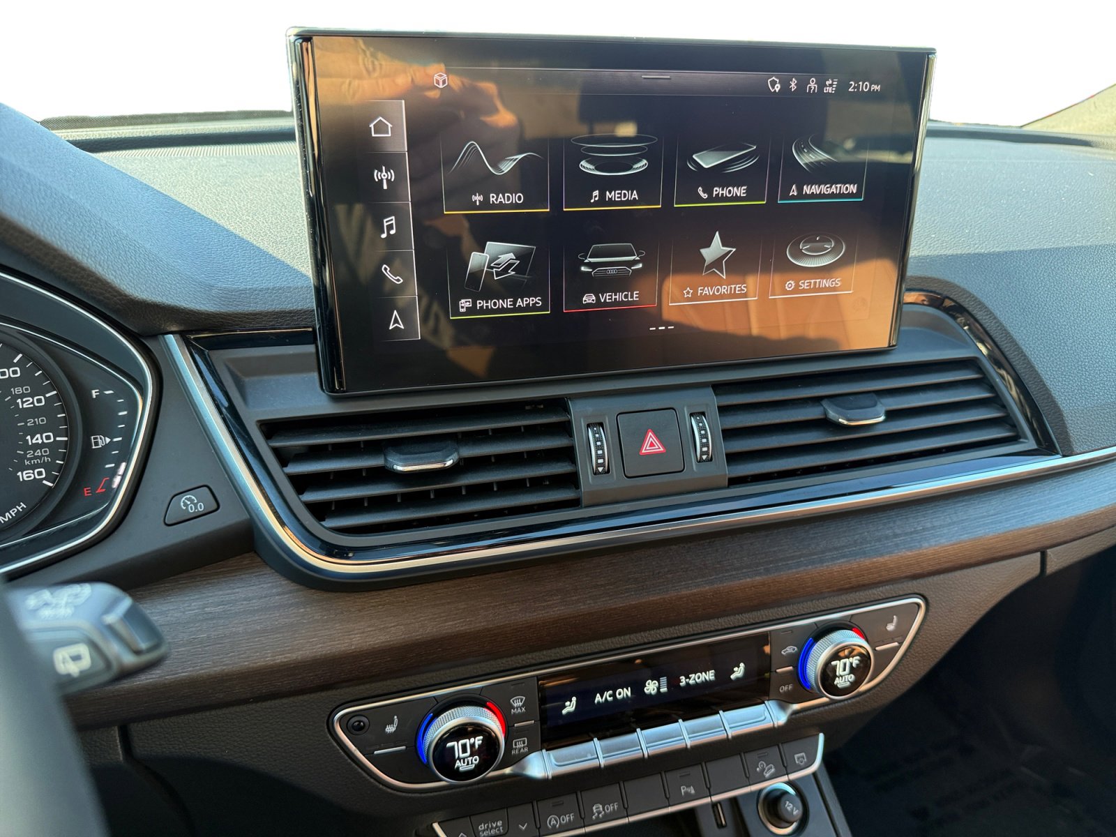 Used 2022 Audi Q5 2.0T Premium w/ Convenience Package image 12