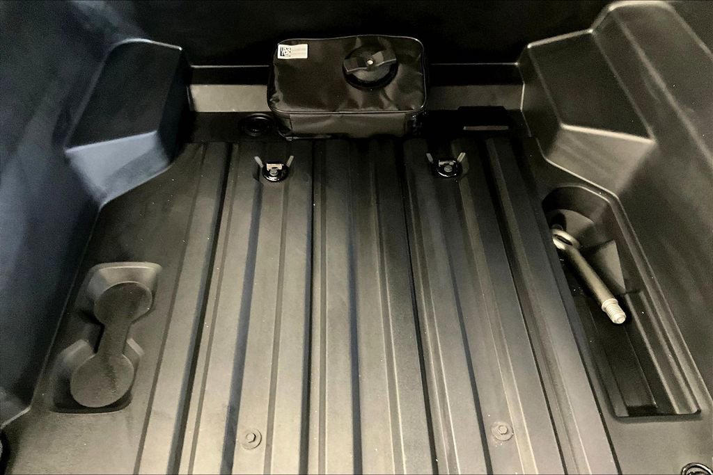 Used 2024 Chevrolet Silverado EV RST AWD/4WD image 31