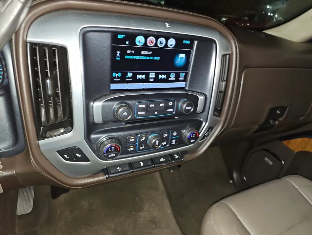 Used 2018 GMC Sierra 1500 SLT w/ Texas SLT Premium Package AWD/4WD image 10
