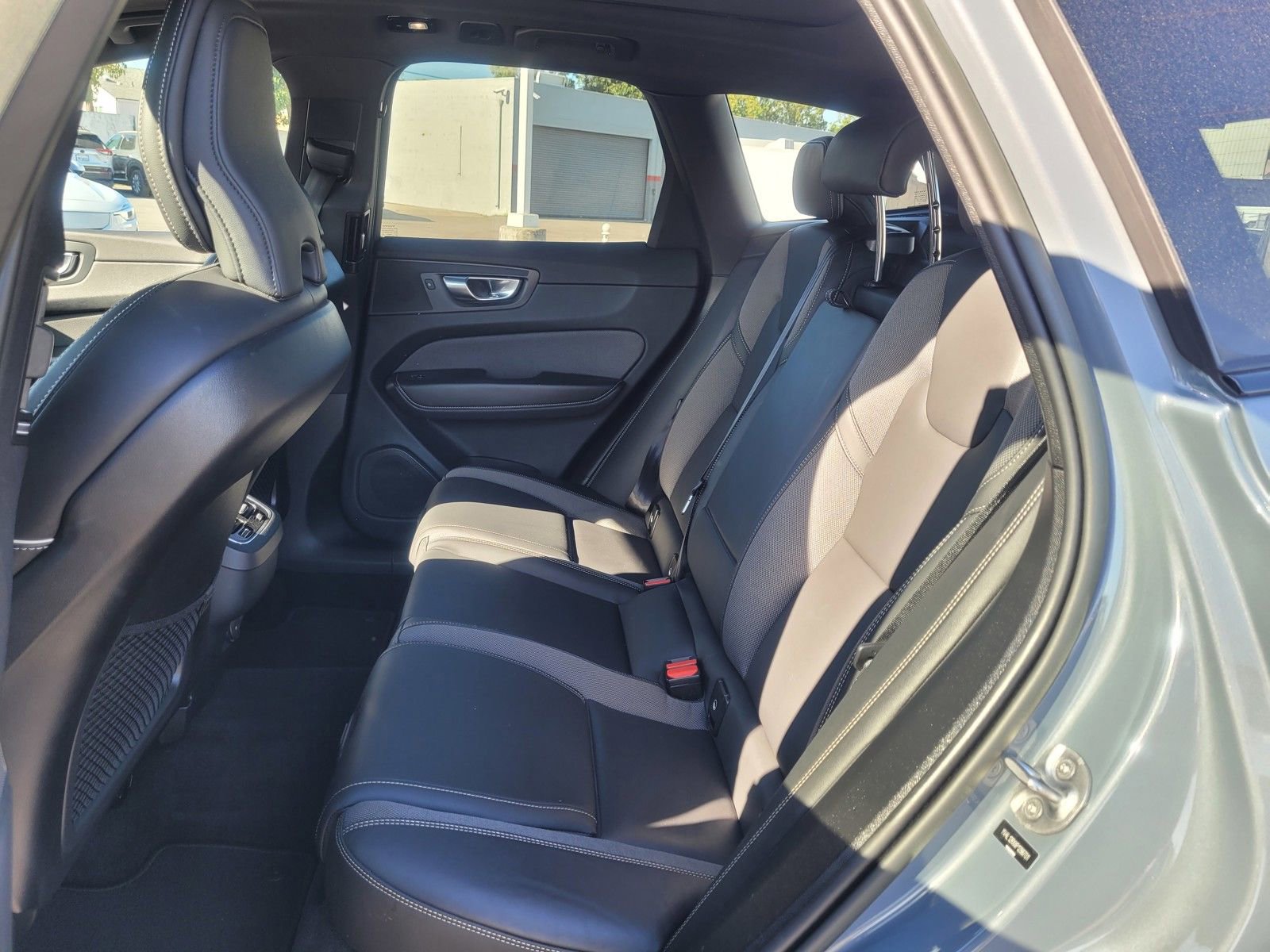 Certified 2023 Volvo XC60 B5 Ultimate AWD/4WD image 11