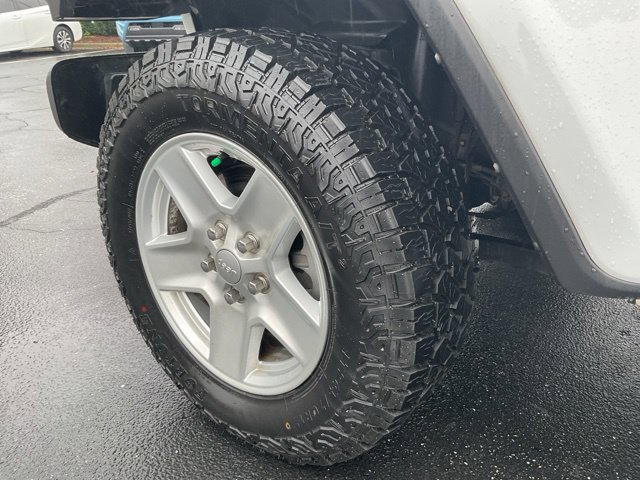 Used 2023 Jeep Gladiator Sport AWD/4WD image 13