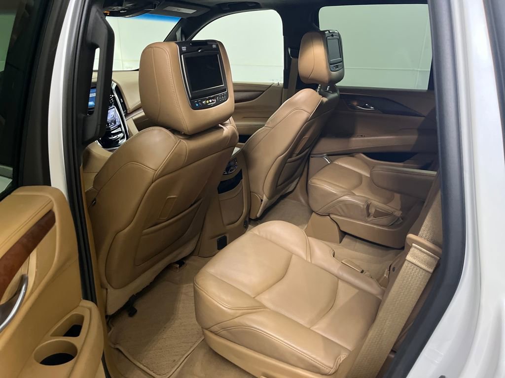 Used 2017 Cadillac Escalade Platinum image 25