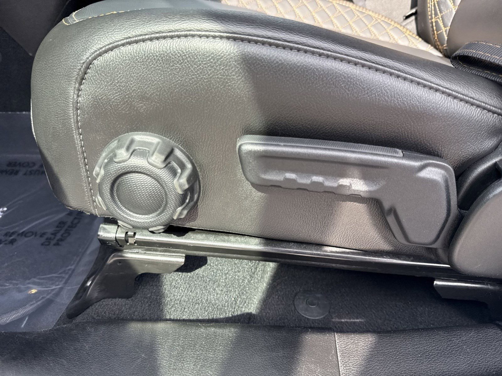 Used 2022 Jeep Wrangler Unlimited Sahara image 13