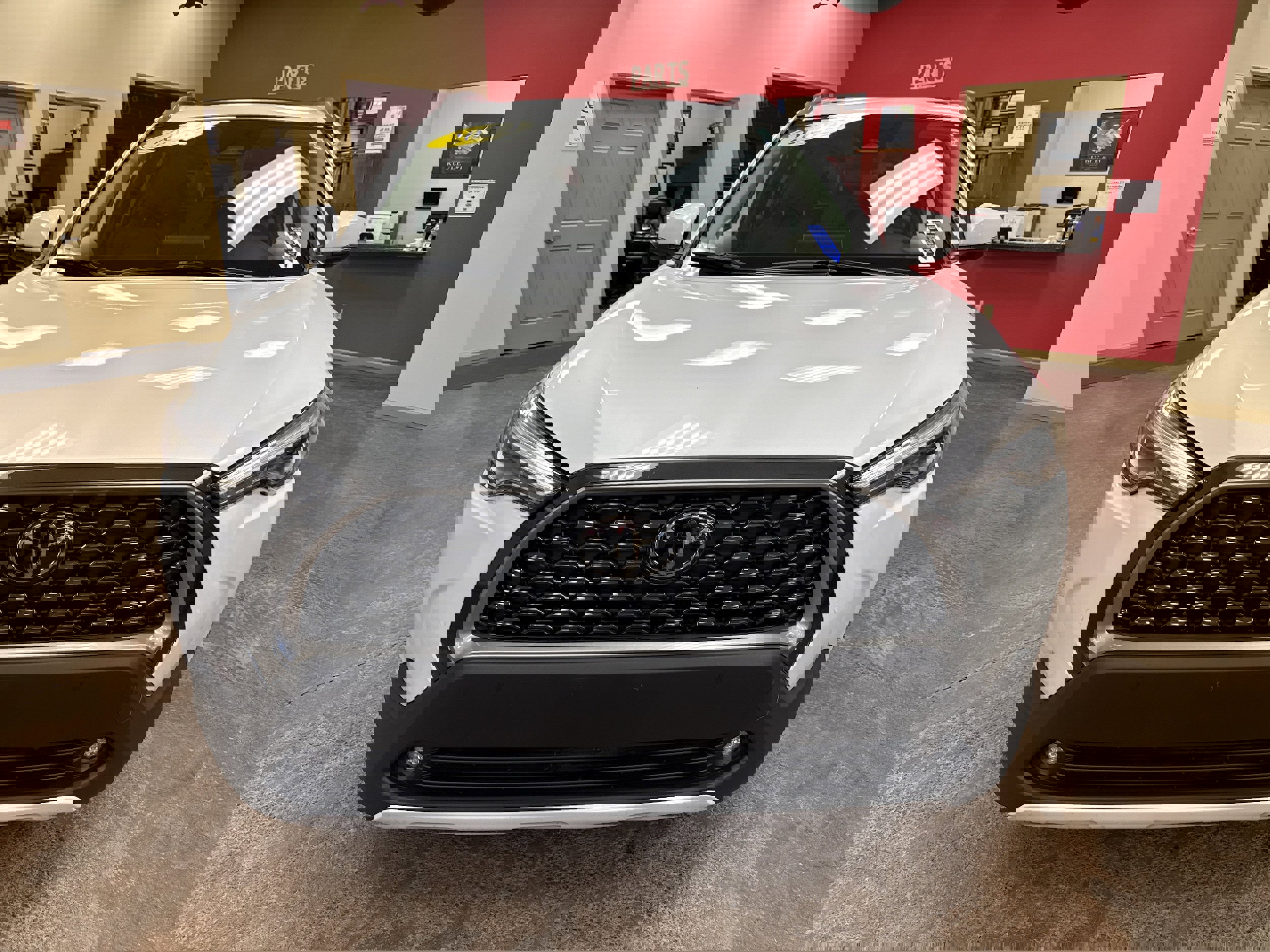 Used 2024 Toyota Corolla Cross XLE w/ Convenience Package video 2