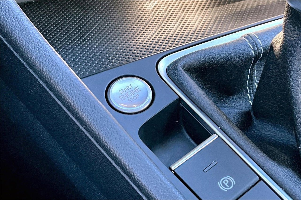 Used 2024 Volkswagen Jetta SE image 26