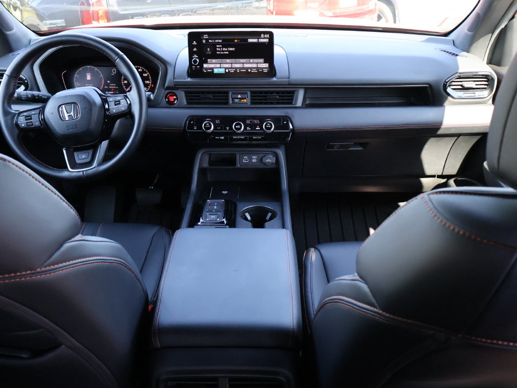 Certified 2025 Honda Pilot TrailSport image 14