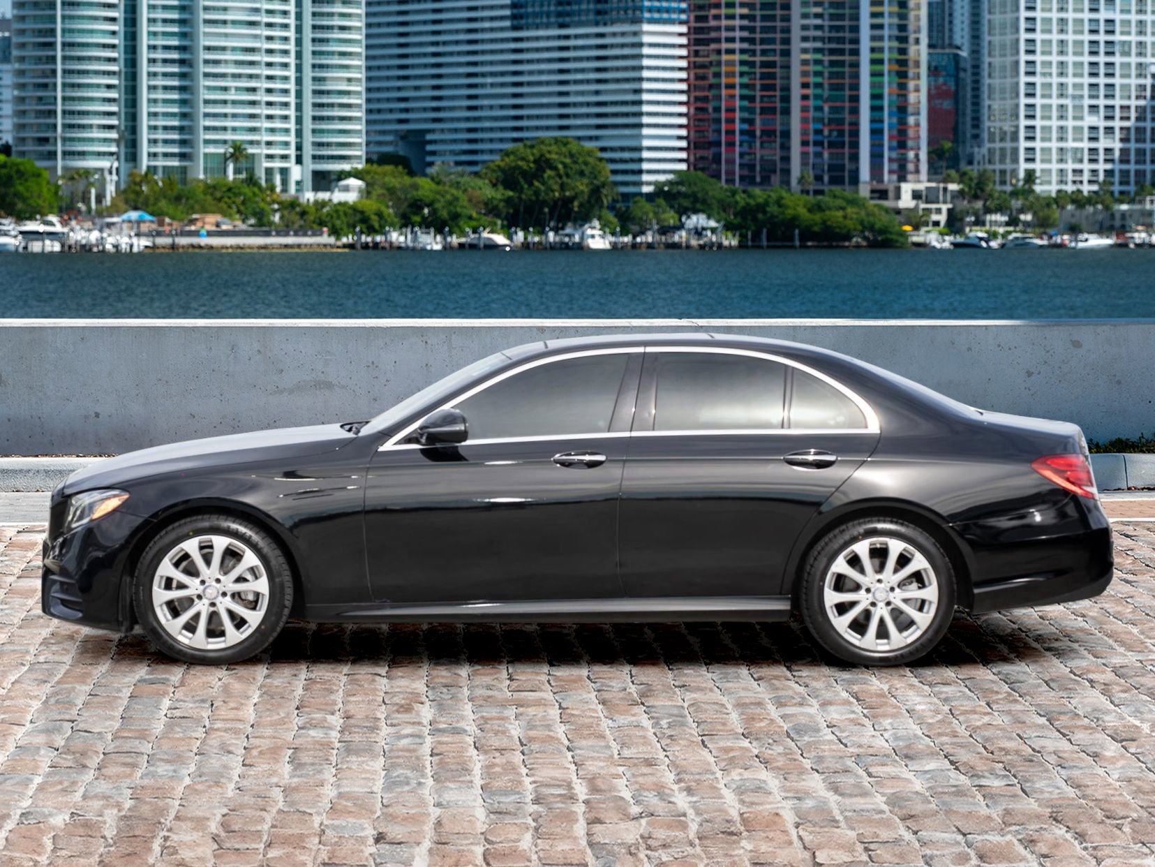 Used 2019 Mercedes-Benz E 300 4MATIC w/ Premium 1 Package image 8