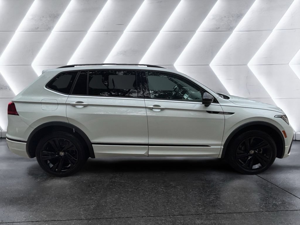 Certified 2024 Volkswagen Tiguan SE R-Line AWD/4WD image 6