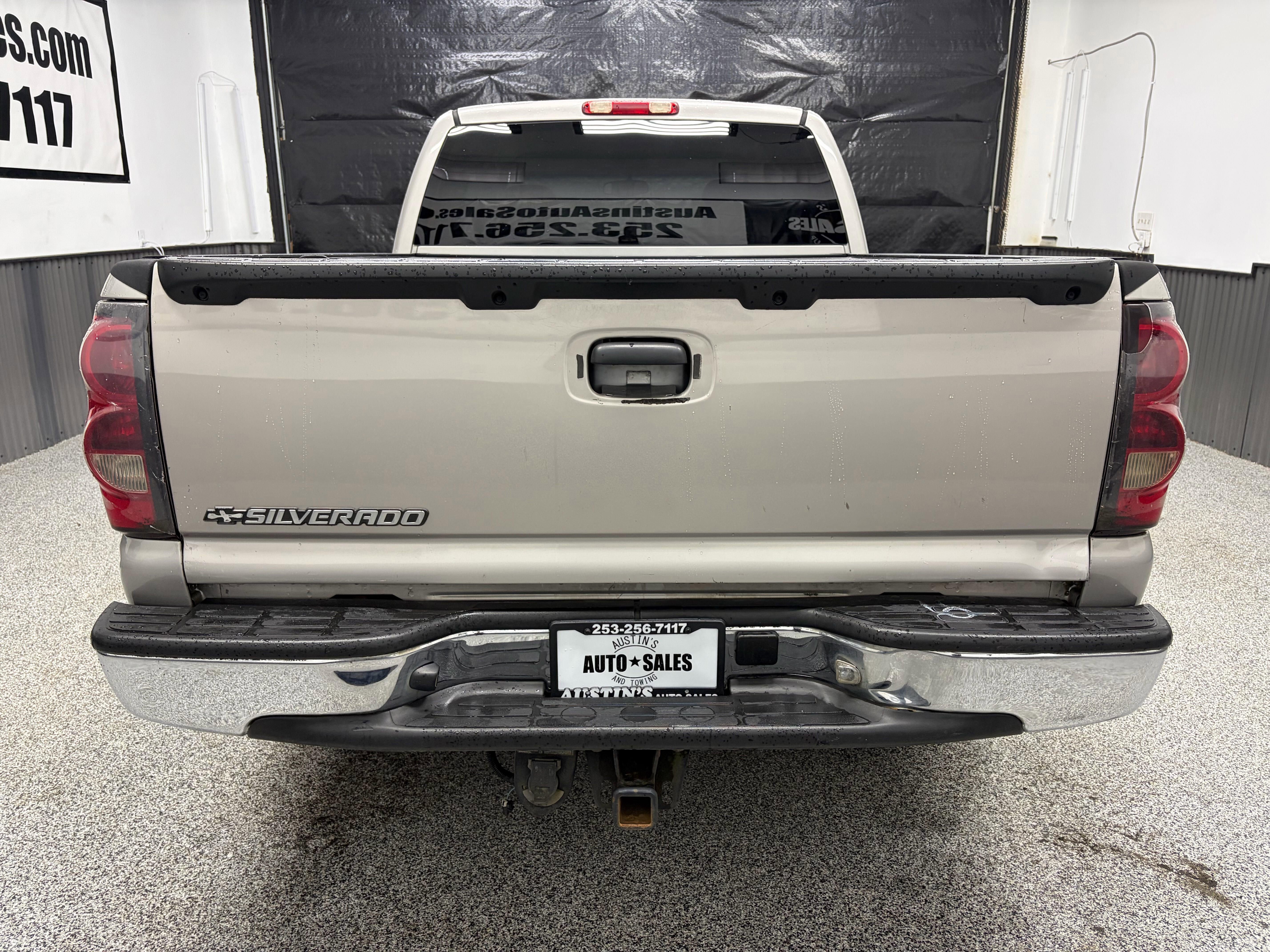 Used 2007 Chevrolet Silverado 1500 LT w/ Extended Cab Value Package RWD image 4