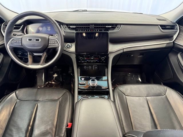 Used 2023 Jeep Grand Cherokee L Limited w/ Black Appearance Package image 4