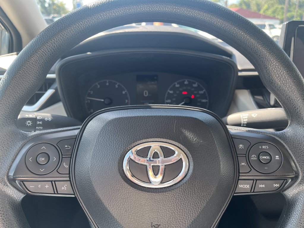 Used 2024 Toyota Corolla LE w/ LE Convenience Package FWD image 13