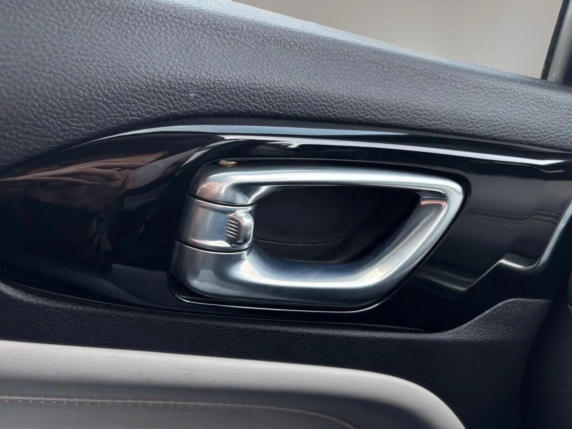 Used 2022 Jeep Compass Limited w/ Sun and Sound Group image 11