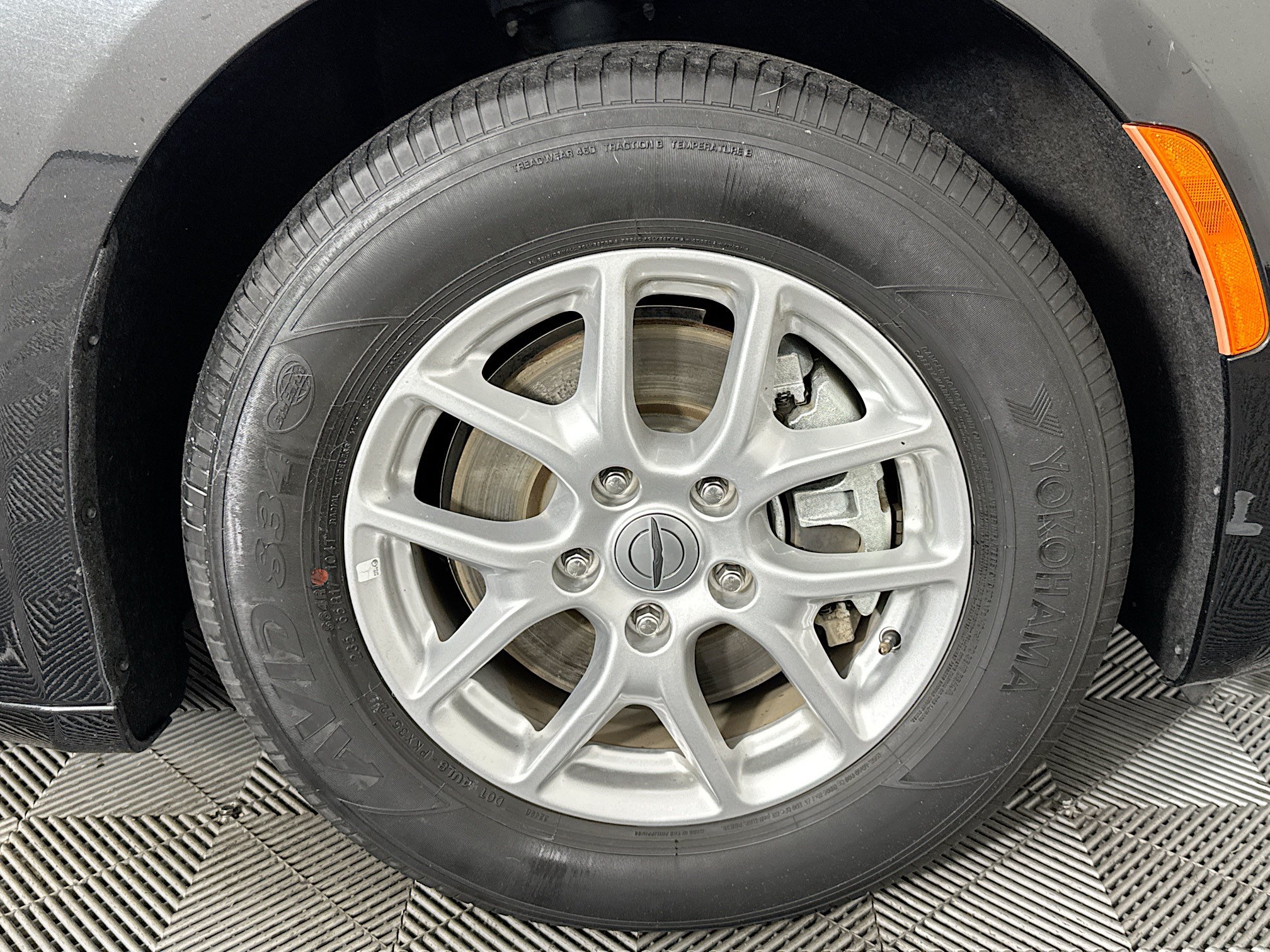 Used 2023 Chrysler Pacifica Touring FWD image 31