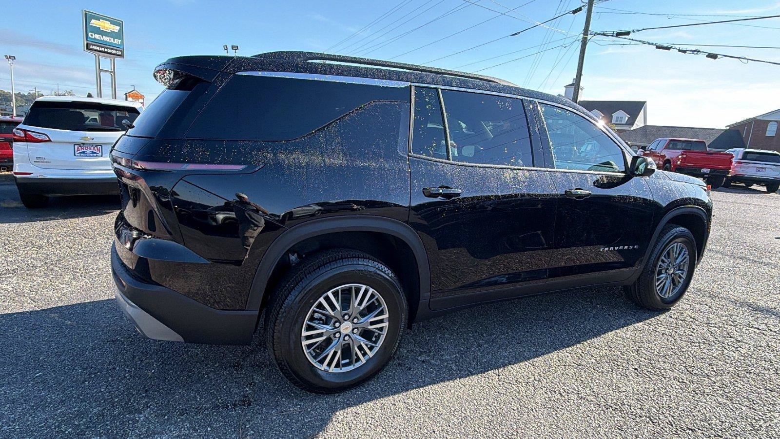 New 2027 Chevrolet Traverse LT FWD image 8