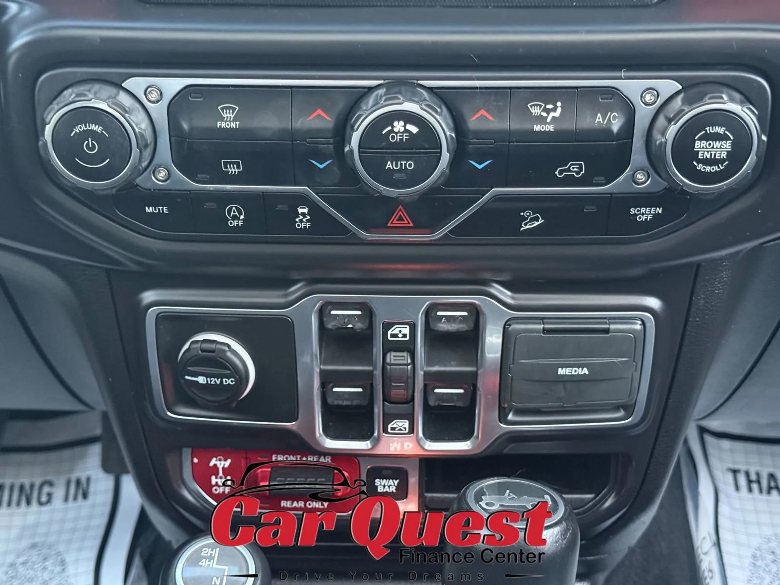 Used 2018 Jeep Wrangler Unlimited Rubicon w/ Steel Bumper Group image 25