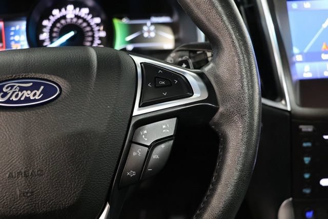 Used 2019 Ford Edge Titanium w/ Equipment Group 301A AWD/4WD image 21