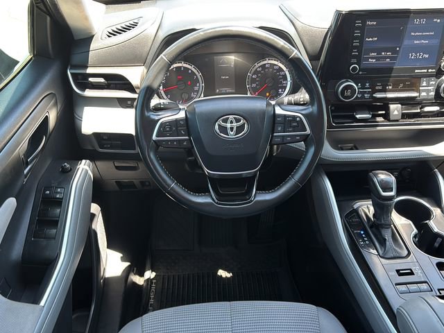Used 2020 Toyota Highlander LE AWD/4WD image 15