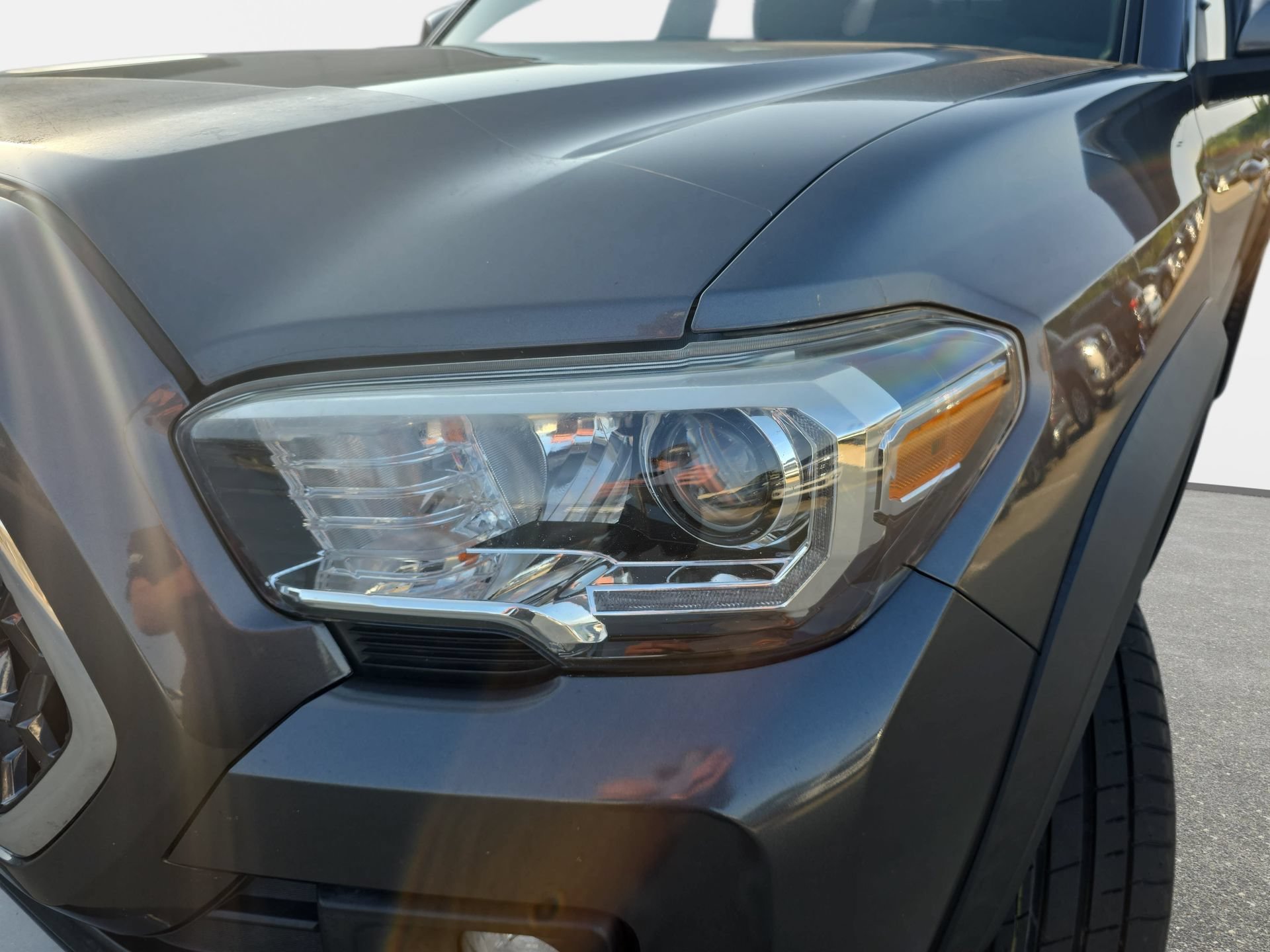 Used 2019 Toyota Tacoma TRD Off-Road w/ Technology Package AWD/4WD image 30