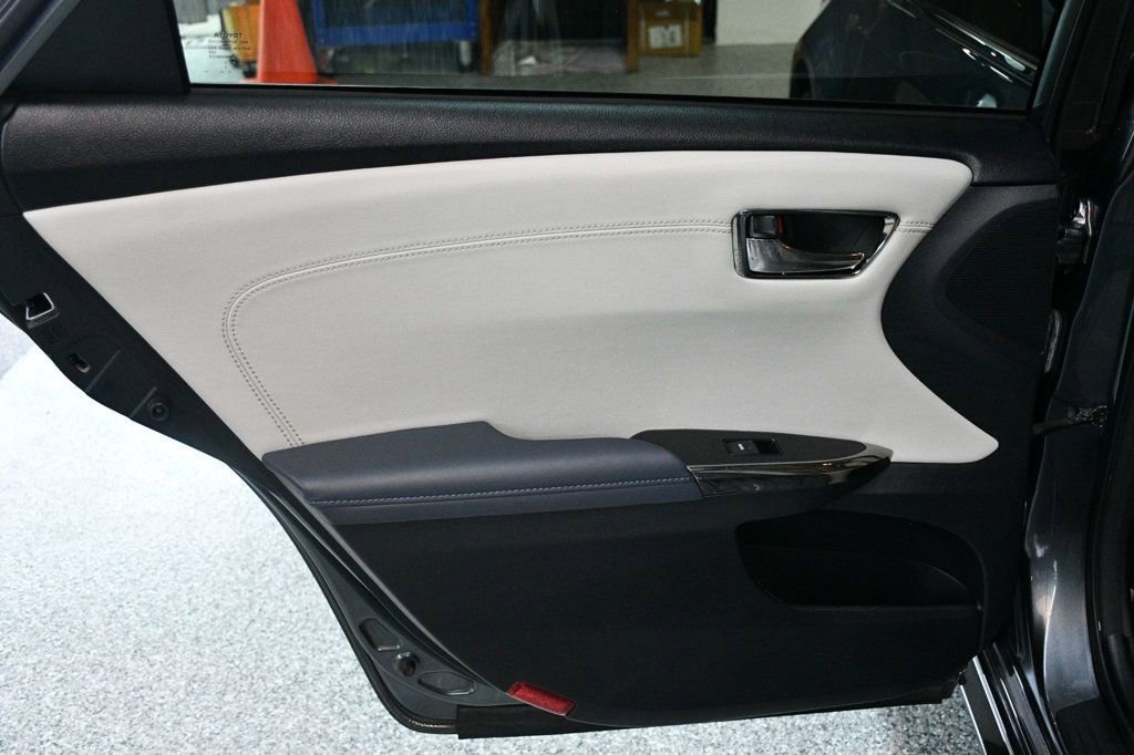 Used 2013 Toyota Avalon XLE Premium FWD image 24