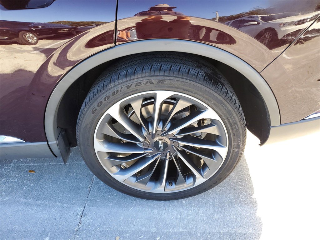 Certified 2023 Lincoln Aviator Reserve w/ Equipment Group 201A image 8
