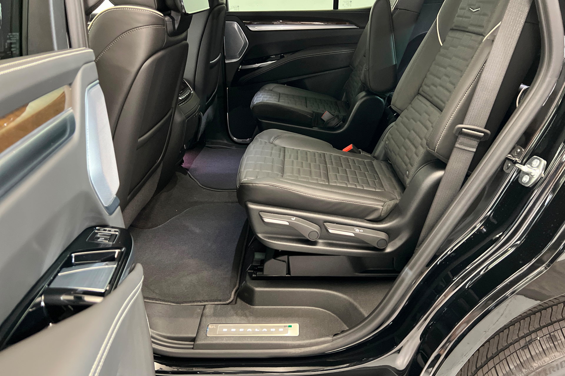 New 2026 Cadillac Escalade Platinum Sport AWD/4WD image 22